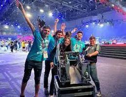 Educabot acompañó al equipo argentino de robótica en First Global Challenge 2022